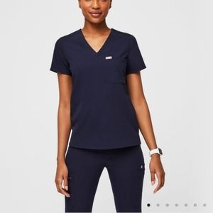 Catarina™ One-Pocket Scrub Top